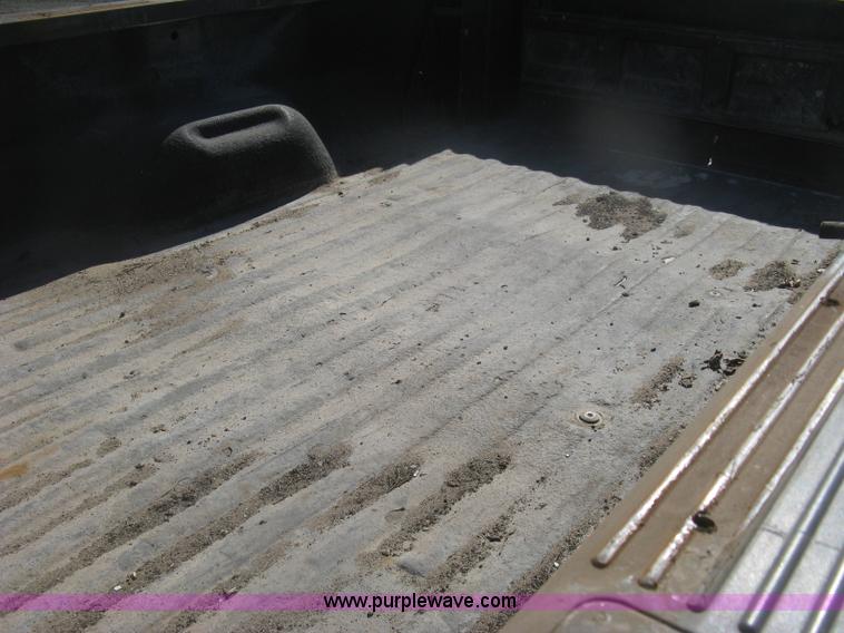 image for item H6396 2000 Ford F250 Super Duty XL pickup truck