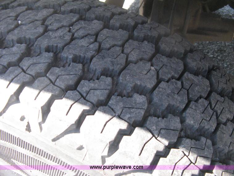 image for item H6396 2000 Ford F250 Super Duty XL pickup truck