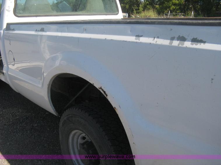 image for item H6396 2000 Ford F250 Super Duty XL pickup truck
