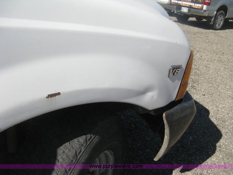 image for item H6396 2000 Ford F250 Super Duty XL pickup truck