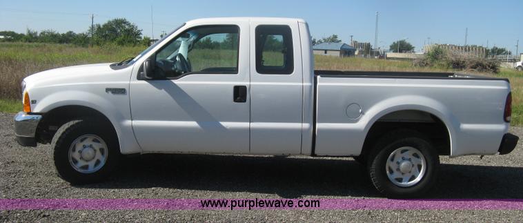 image for item H6397 1999 Ford F250 Super Duty SuperCab pickup truck