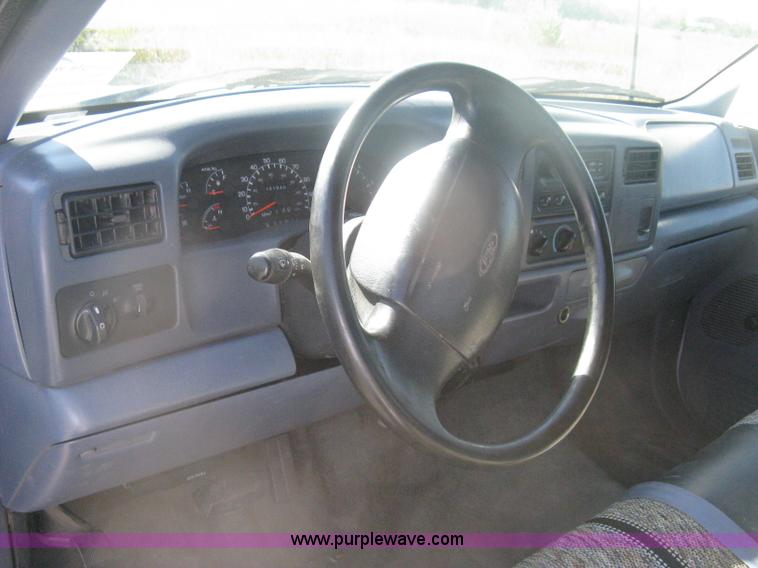 image for item H6397 1999 Ford F250 Super Duty SuperCab pickup truck