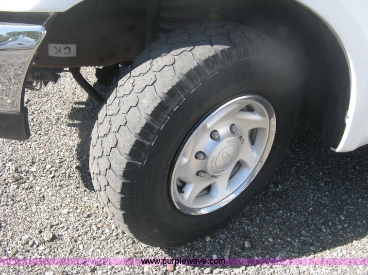 image for item H6397 1999 Ford F250 Super Duty SuperCab pickup truck