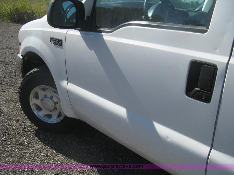 image for item H6397 1999 Ford F250 Super Duty SuperCab pickup truck