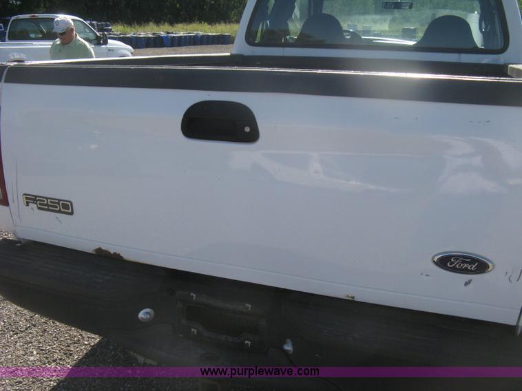 image for item H6397 1999 Ford F250 Super Duty SuperCab pickup truck