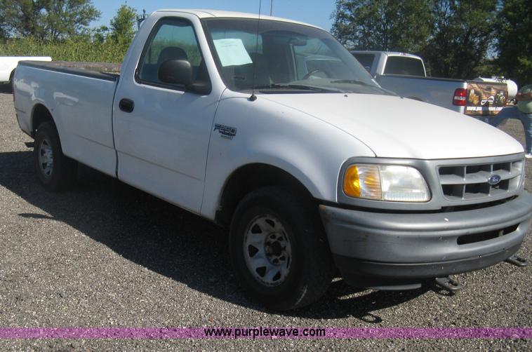 image for item H6398 1998 Ford F250 XL pickup truck