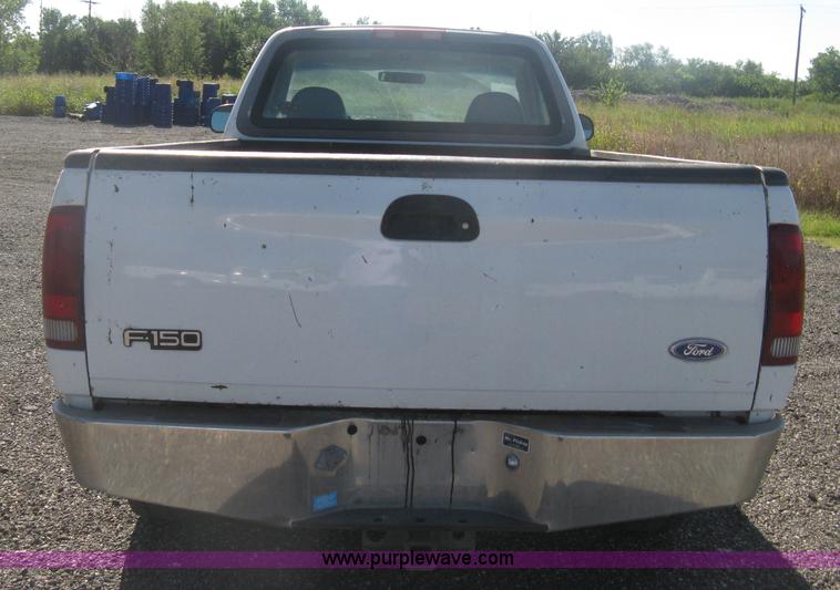 image for item H6398 1998 Ford F250 XL pickup truck