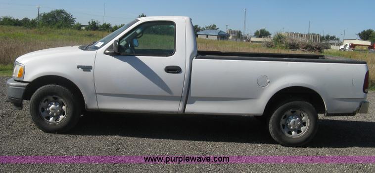 image for item H6398 1998 Ford F250 XL pickup truck