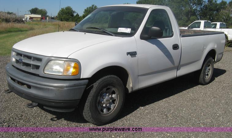 image for item H6398 1998 Ford F250 XL pickup truck