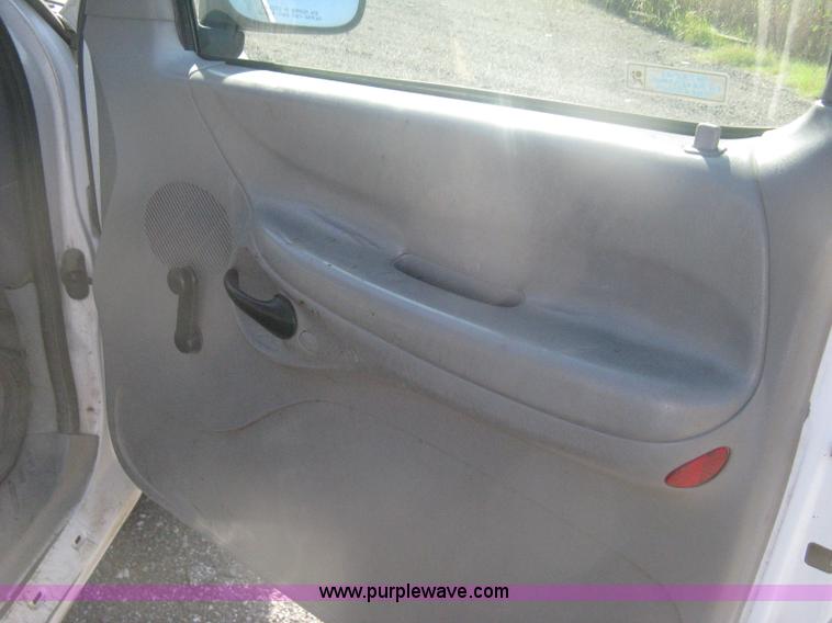 image for item H6398 1998 Ford F250 XL pickup truck
