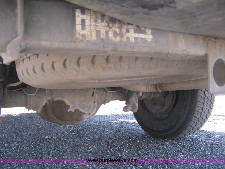 image for item H6398 1998 Ford F250 XL pickup truck