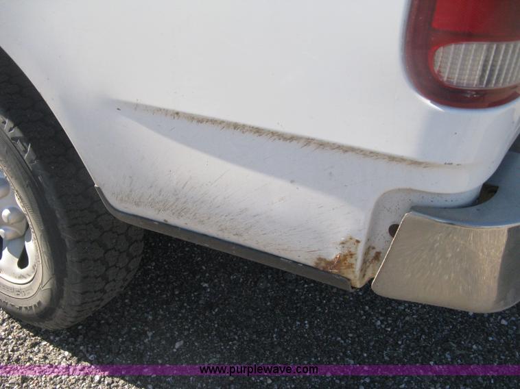 image for item H6398 1998 Ford F250 XL pickup truck