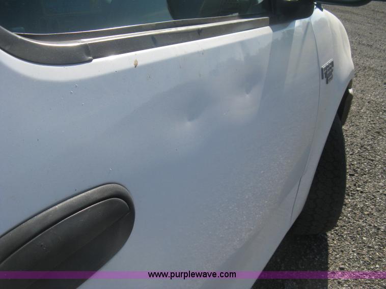 image for item H6398 1998 Ford F250 XL pickup truck