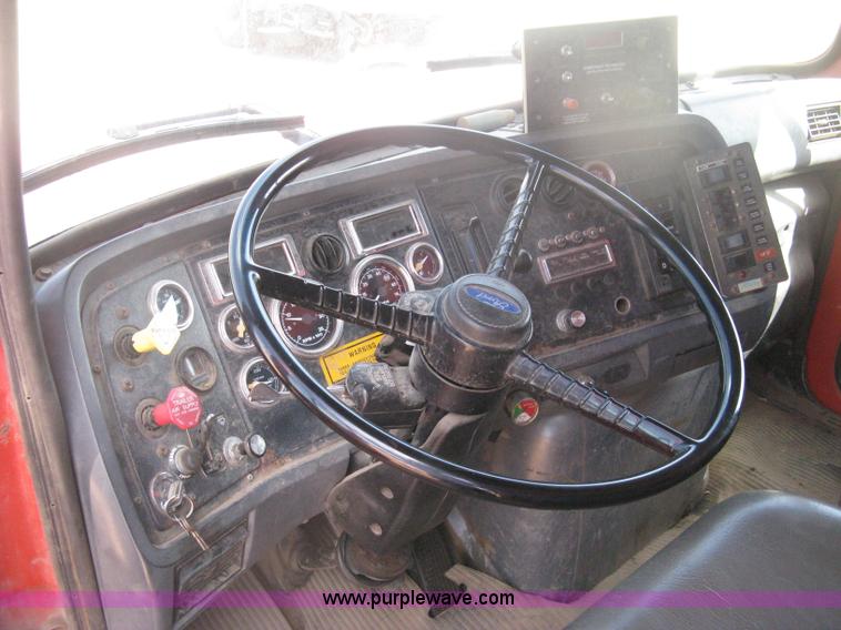 image for item H6400 1995 Ford LNT8000 dump truck