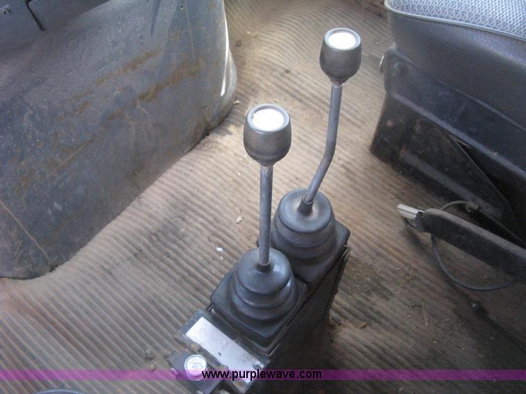 image for item H6400 1995 Ford LNT8000 dump truck