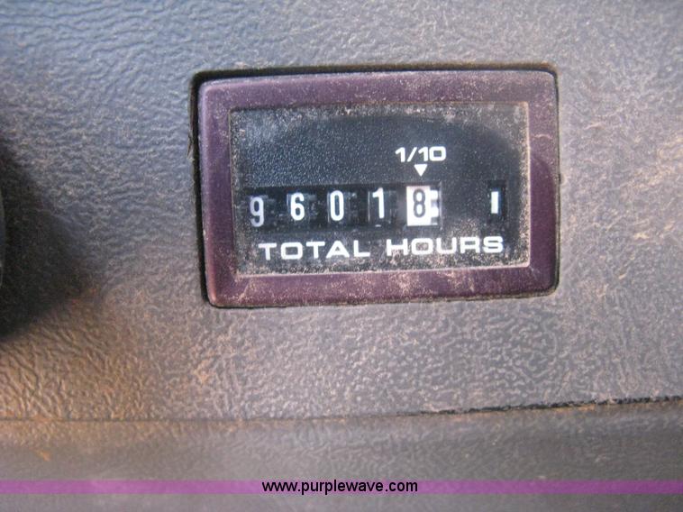 image for item H6400 1995 Ford LNT8000 dump truck