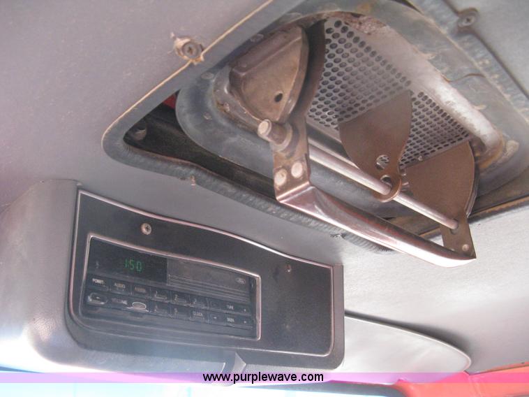 image for item H6400 1995 Ford LNT8000 dump truck