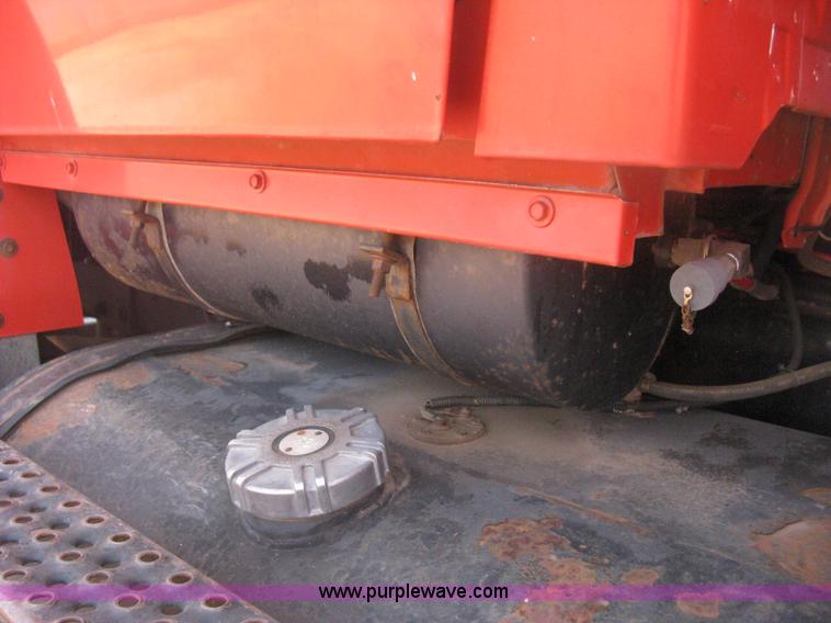 image for item H6400 1995 Ford LNT8000 dump truck