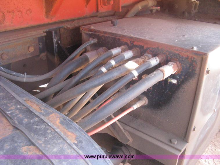 image for item H6400 1995 Ford LNT8000 dump truck