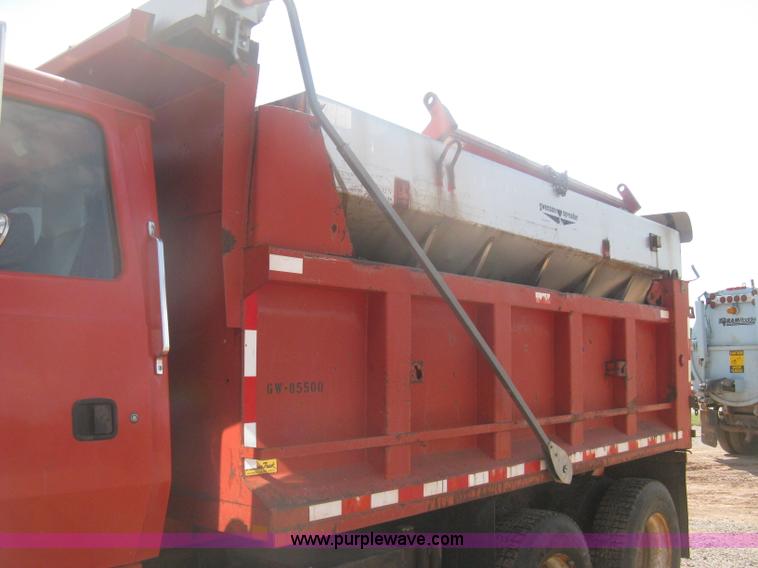 image for item H6400 1995 Ford LNT8000 dump truck