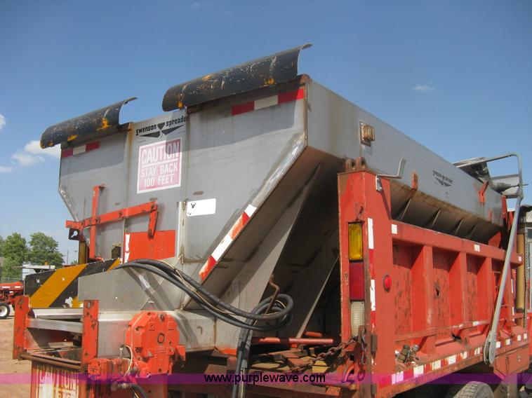 image for item H6400 1995 Ford LNT8000 dump truck