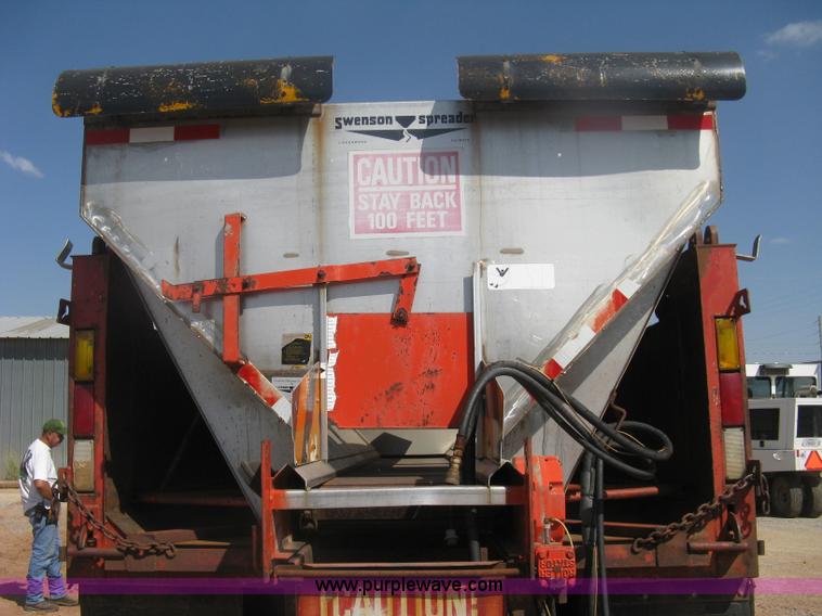 image for item H6400 1995 Ford LNT8000 dump truck