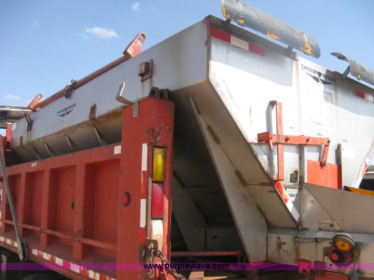 image for item H6400 1995 Ford LNT8000 dump truck