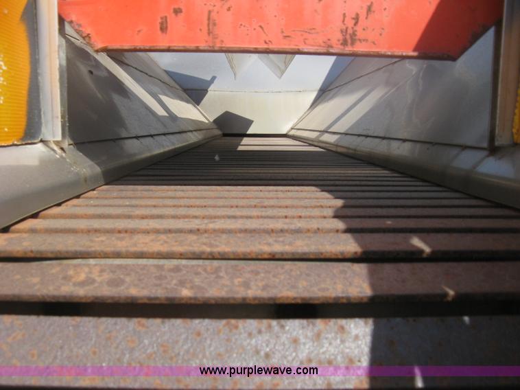 image for item H6400 1995 Ford LNT8000 dump truck