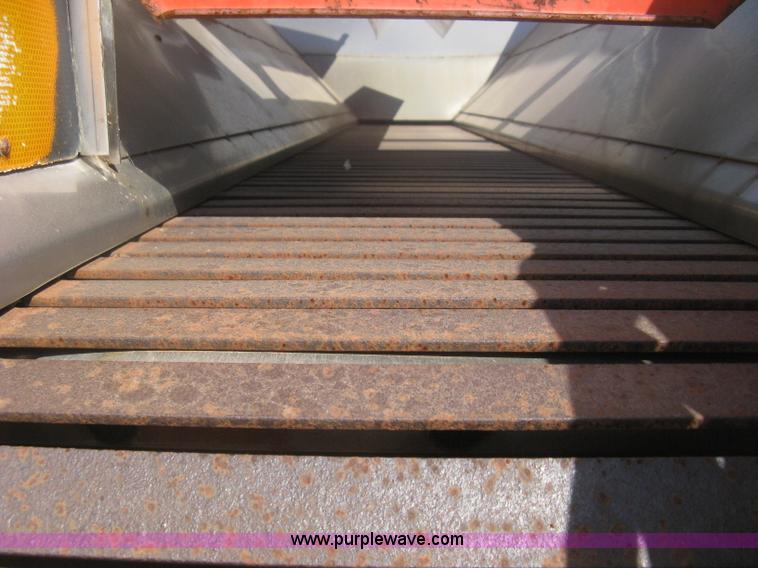 image for item H6400 1995 Ford LNT8000 dump truck