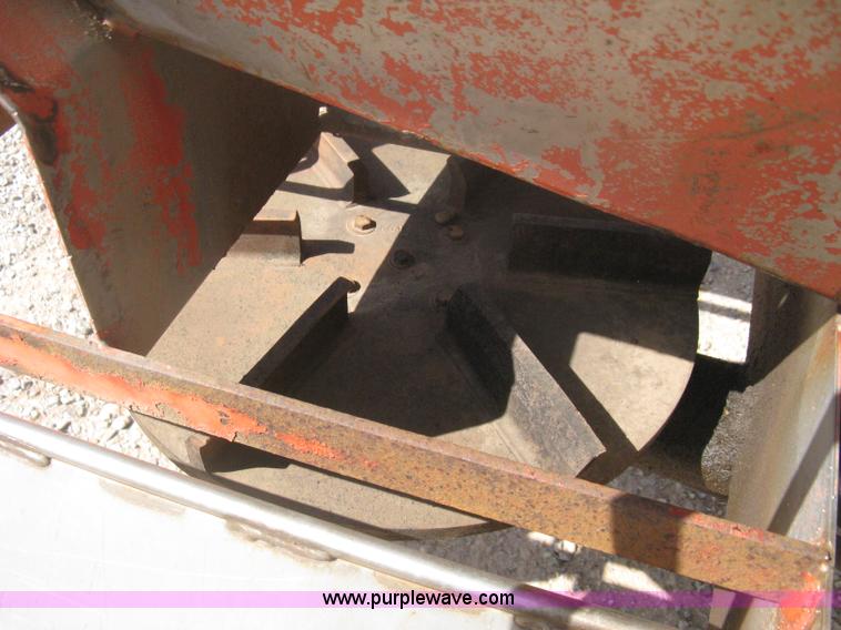 image for item H6400 1995 Ford LNT8000 dump truck