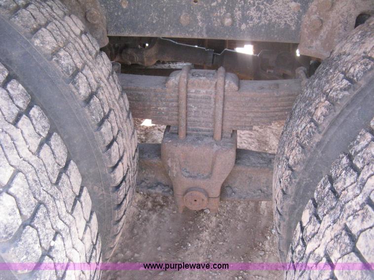 image for item H6400 1995 Ford LNT8000 dump truck