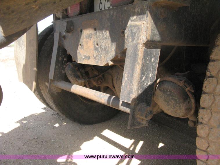 image for item H6400 1995 Ford LNT8000 dump truck