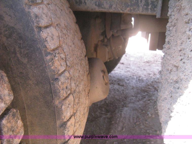 image for item H6400 1995 Ford LNT8000 dump truck