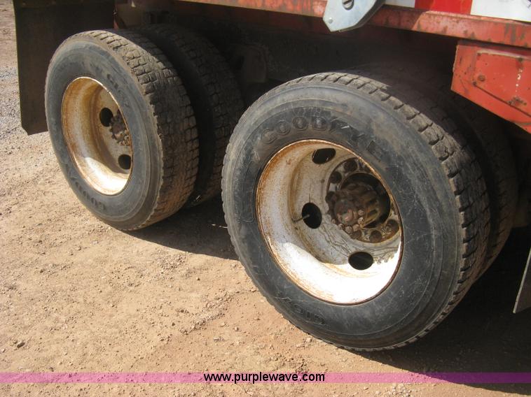 image for item H6400 1995 Ford LNT8000 dump truck