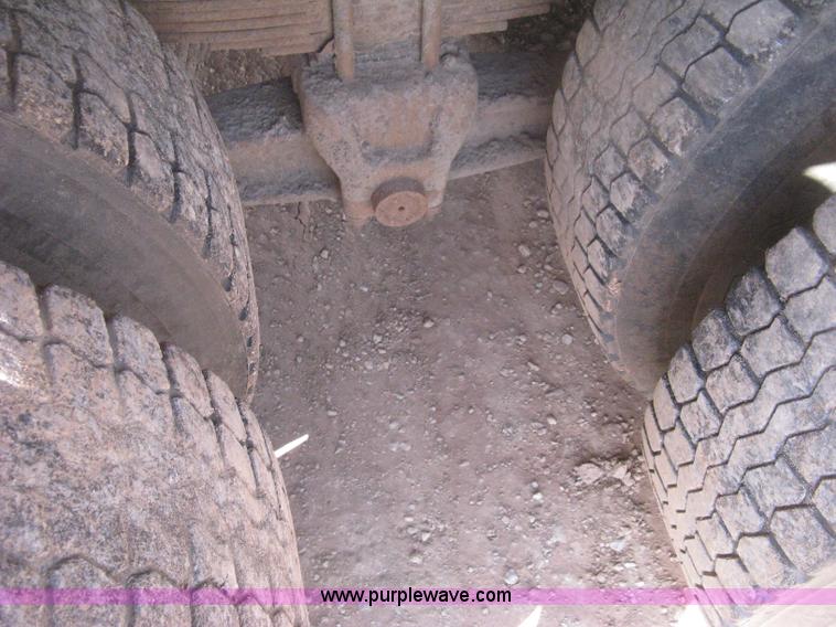 image for item H6400 1995 Ford LNT8000 dump truck