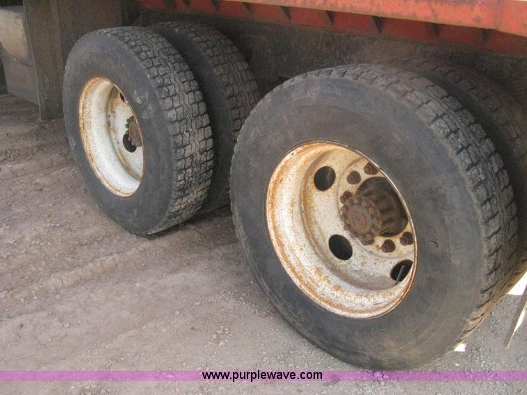 image for item H6400 1995 Ford LNT8000 dump truck