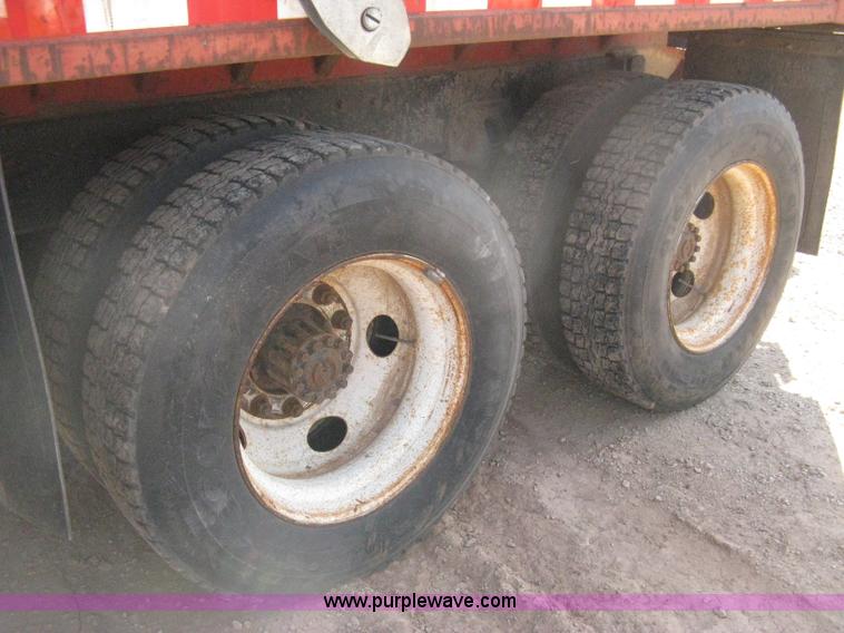 image for item H6400 1995 Ford LNT8000 dump truck