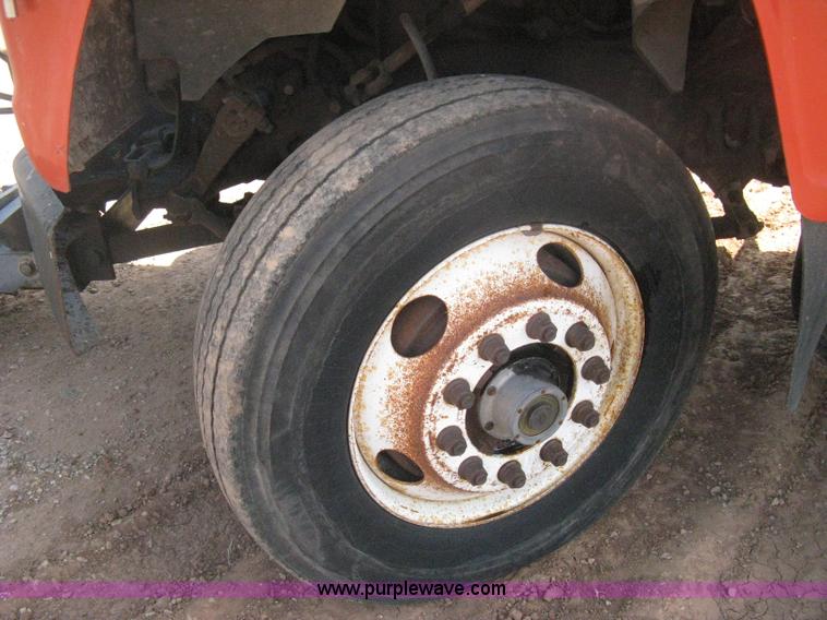 image for item H6400 1995 Ford LNT8000 dump truck