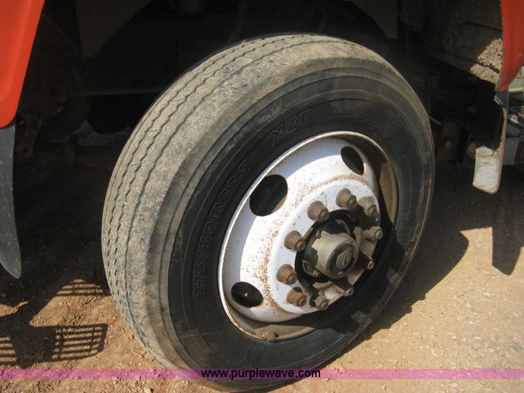 image for item H6400 1995 Ford LNT8000 dump truck