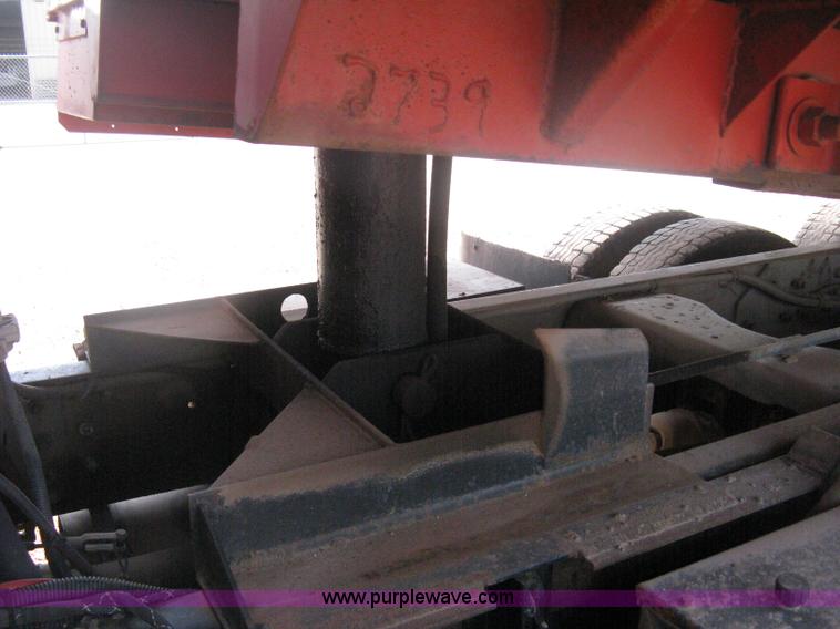 image for item H6400 1995 Ford LNT8000 dump truck