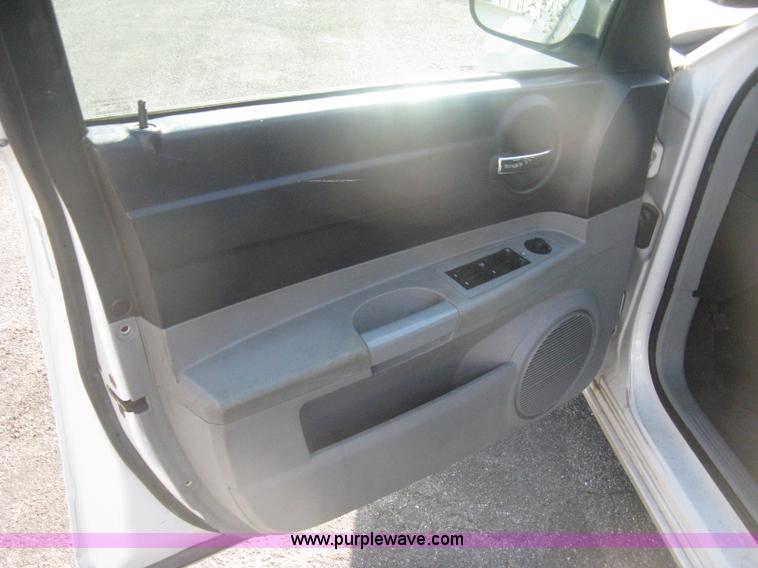 image for item H6417 2006 Dodge Charger SXT