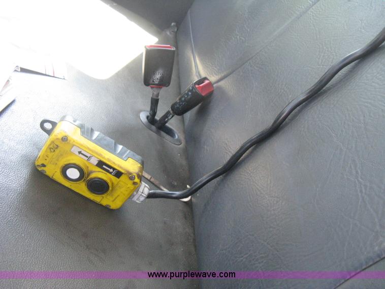 image for item H6418 2000 Ford F350 XL Super Duty dump body truck