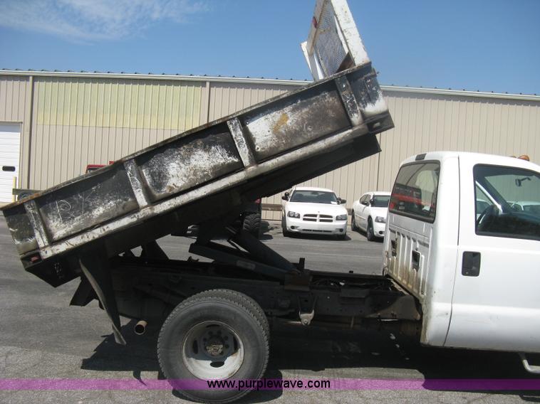 image for item H6418 2000 Ford F350 XL Super Duty dump body truck