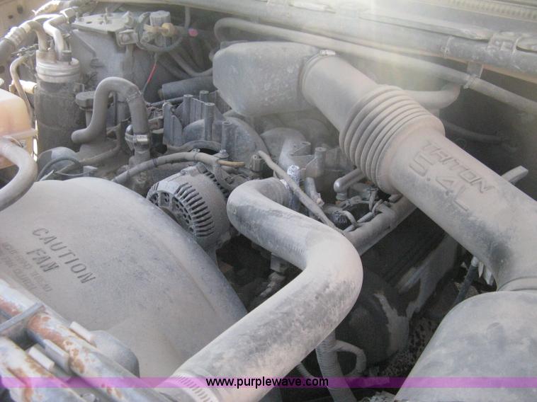 image for item H6418 2000 Ford F350 XL Super Duty dump body truck