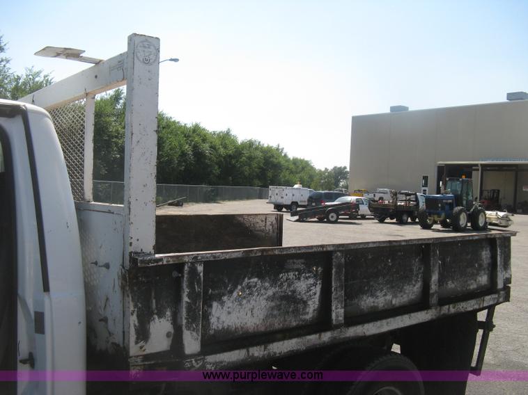 image for item H6418 2000 Ford F350 XL Super Duty dump body truck