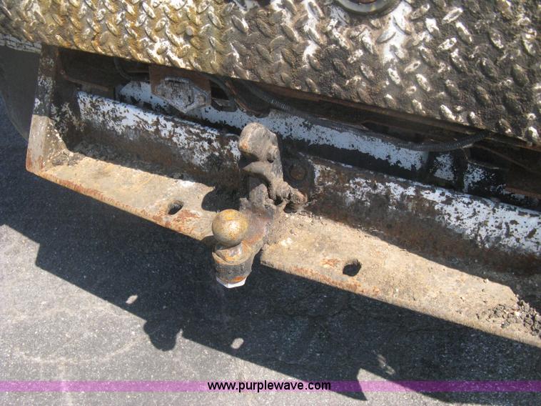 image for item H6418 2000 Ford F350 XL Super Duty dump body truck