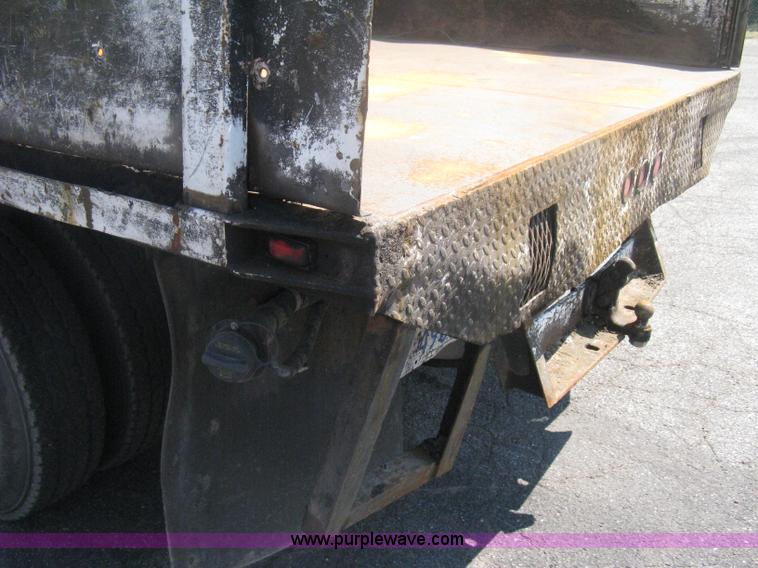 image for item H6418 2000 Ford F350 XL Super Duty dump body truck