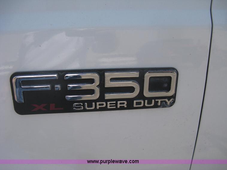 image for item H6418 2000 Ford F350 XL Super Duty dump body truck