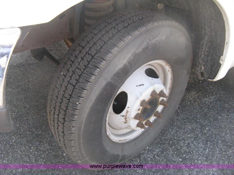 image for item H6418 2000 Ford F350 XL Super Duty dump body truck