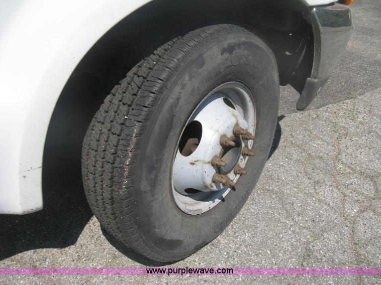 image for item H6418 2000 Ford F350 XL Super Duty dump body truck